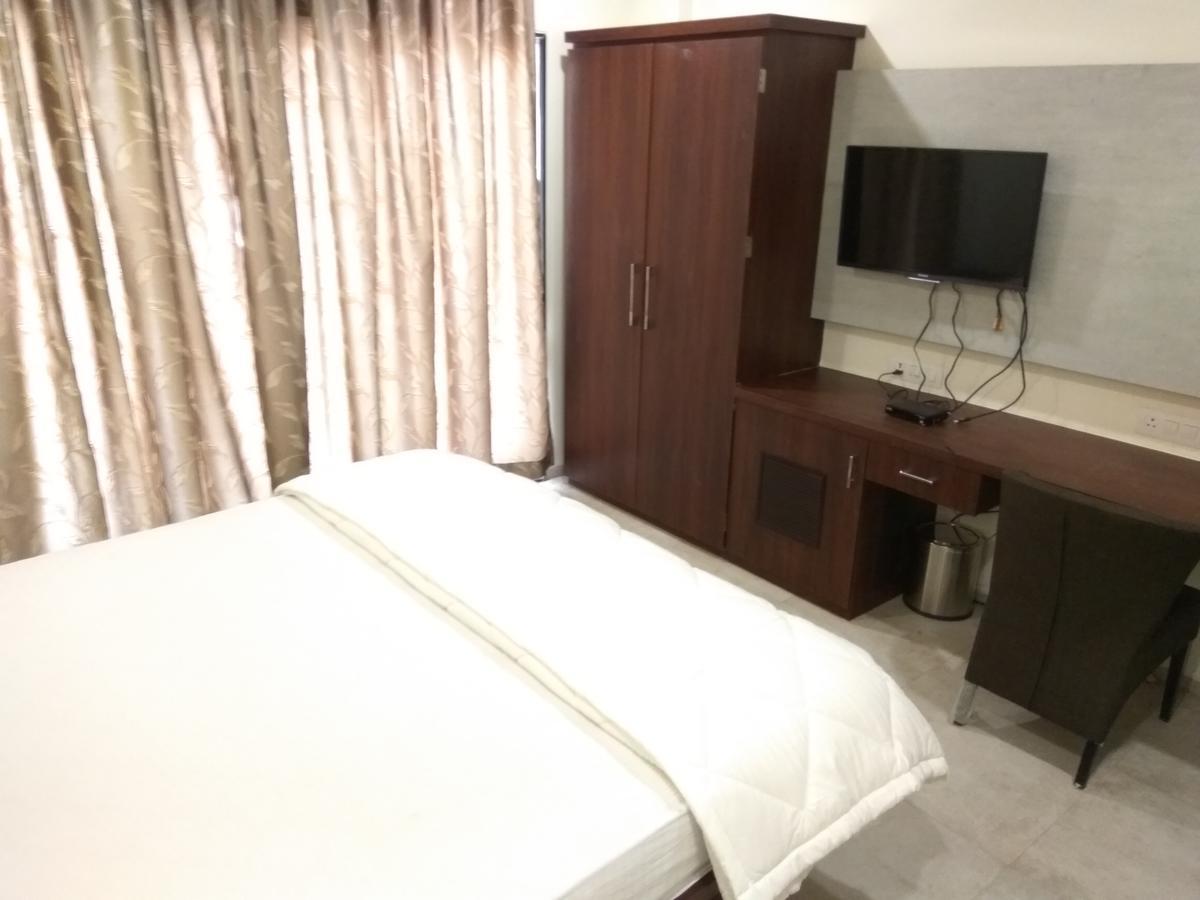 Manasi Inn Сатара Экстерьер фото